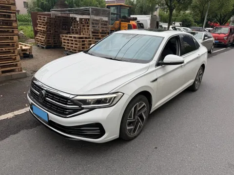 2022 VOLKSWAGEN SAGITAR,autocango,china used car exporter,china ev exporter,chinese used car exporter,chinese used ev exporter