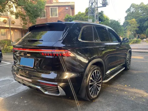 2025 Geely Monjaro 2.0T 238HP L4 8AT