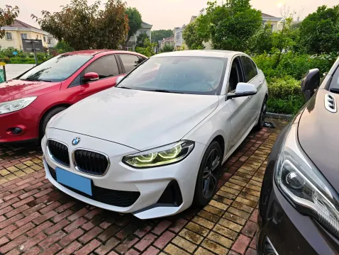 2022 BMW 1 SERIES,autocango,china used car exporter,china ev exporter,chinese used car exporter,chinese used ev exporter