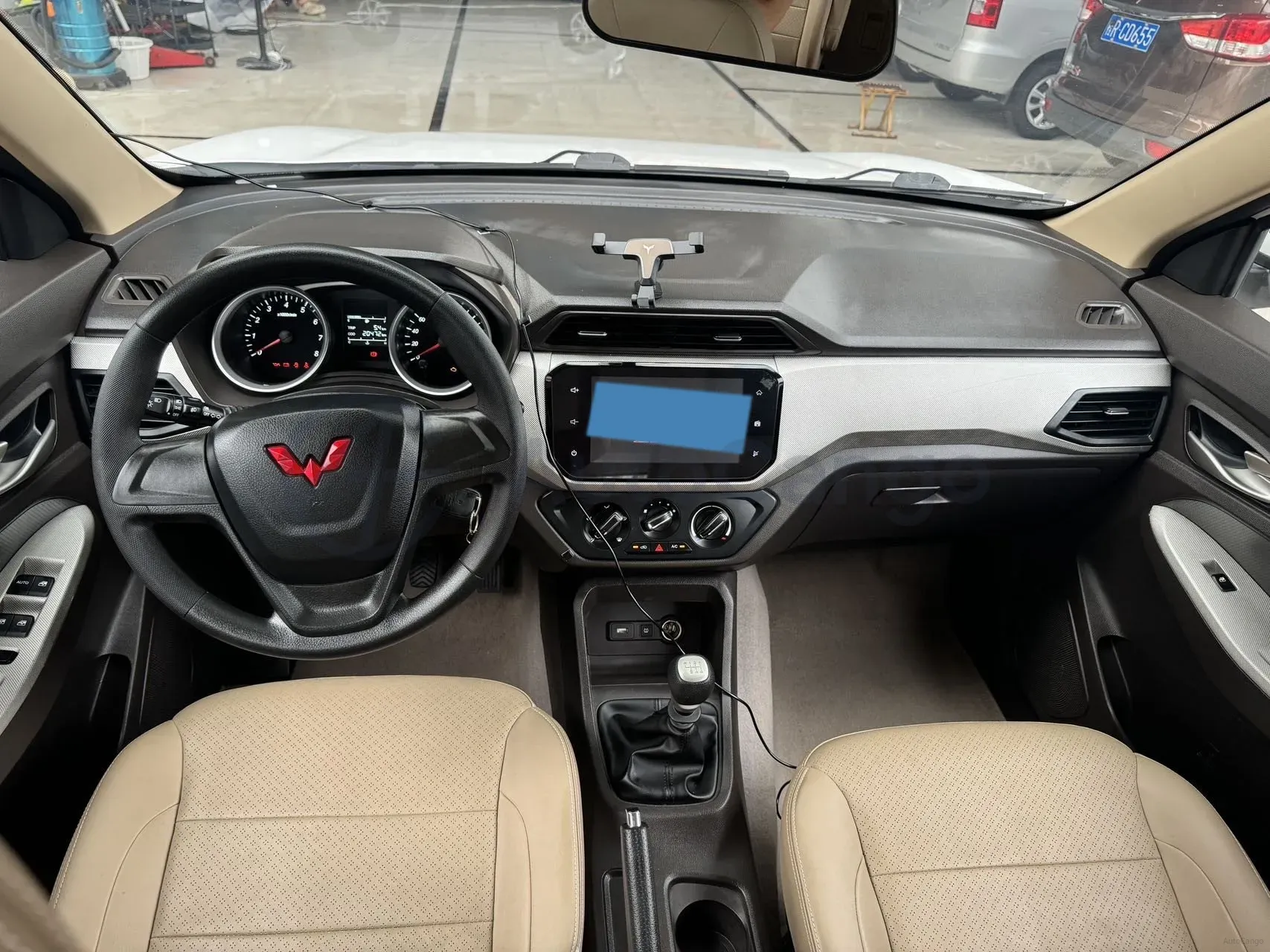 2021 WuLing HongGuang 1.5L 99HP L4 6MT,autocango,china used car exporter,china ev exporter,chinese used car exporter,chinese used ev exporter