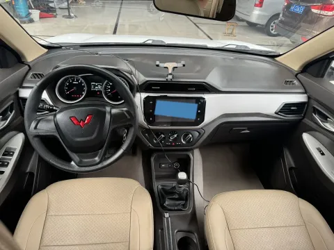 2021 WuLing HongGuang 1.5L 99HP L4 6MT