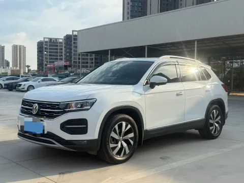 2019 JEEP CHEROKEE,autocango,china used car exporter,china ev exporter,chinese used car exporter,chinese used ev exporter