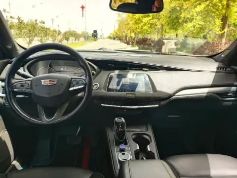 2020 Cadillac XT4 2.0T 237HP L4 9AT