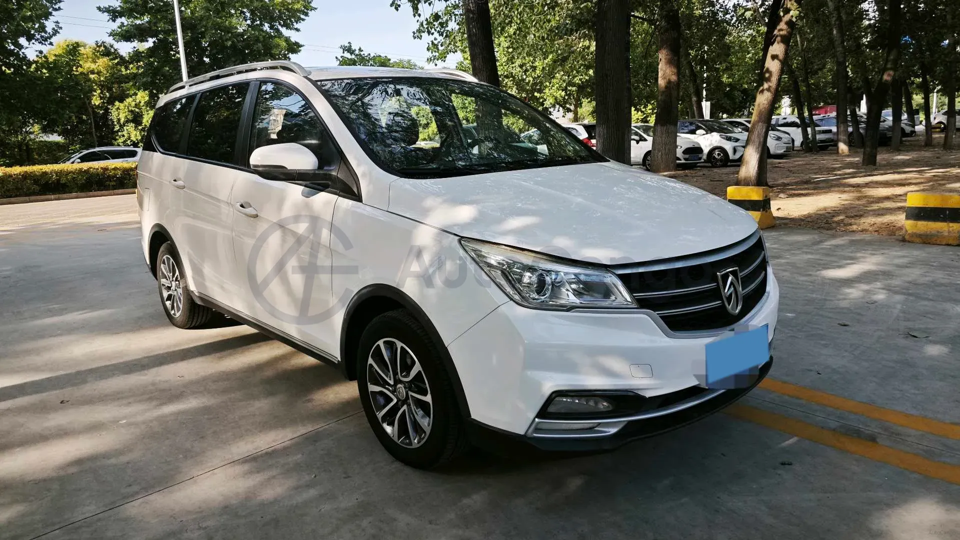 2019 BaoJun 730 1.5L 105HP L4 6MT,autocango,china used car exporter,china ev exporter,chinese used car exporter,chinese used ev exporter