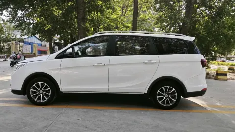 2019 BaoJun 730 1.5L 105HP L4 6MT