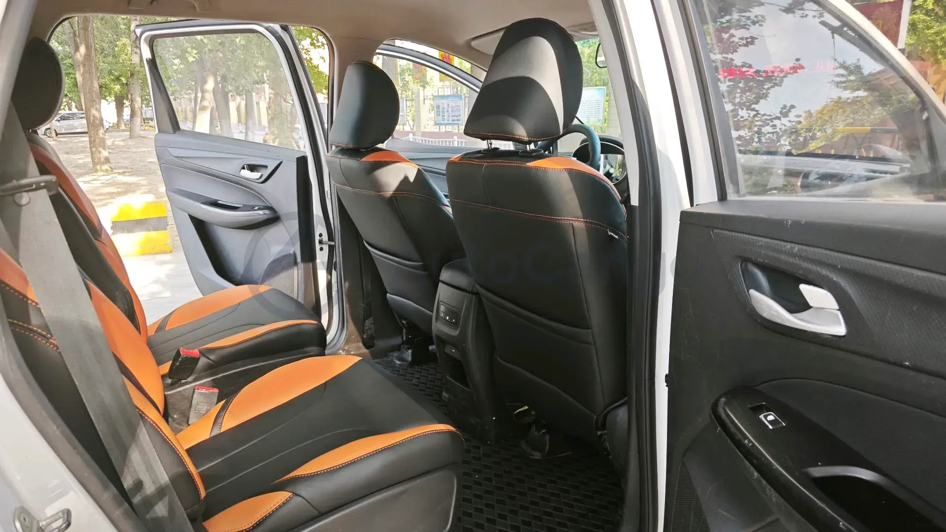 2019 BaoJun 730 1.5L 105HP L4 6MT,autocango,china used car exporter,china ev exporter,chinese used car exporter,chinese used ev exporter