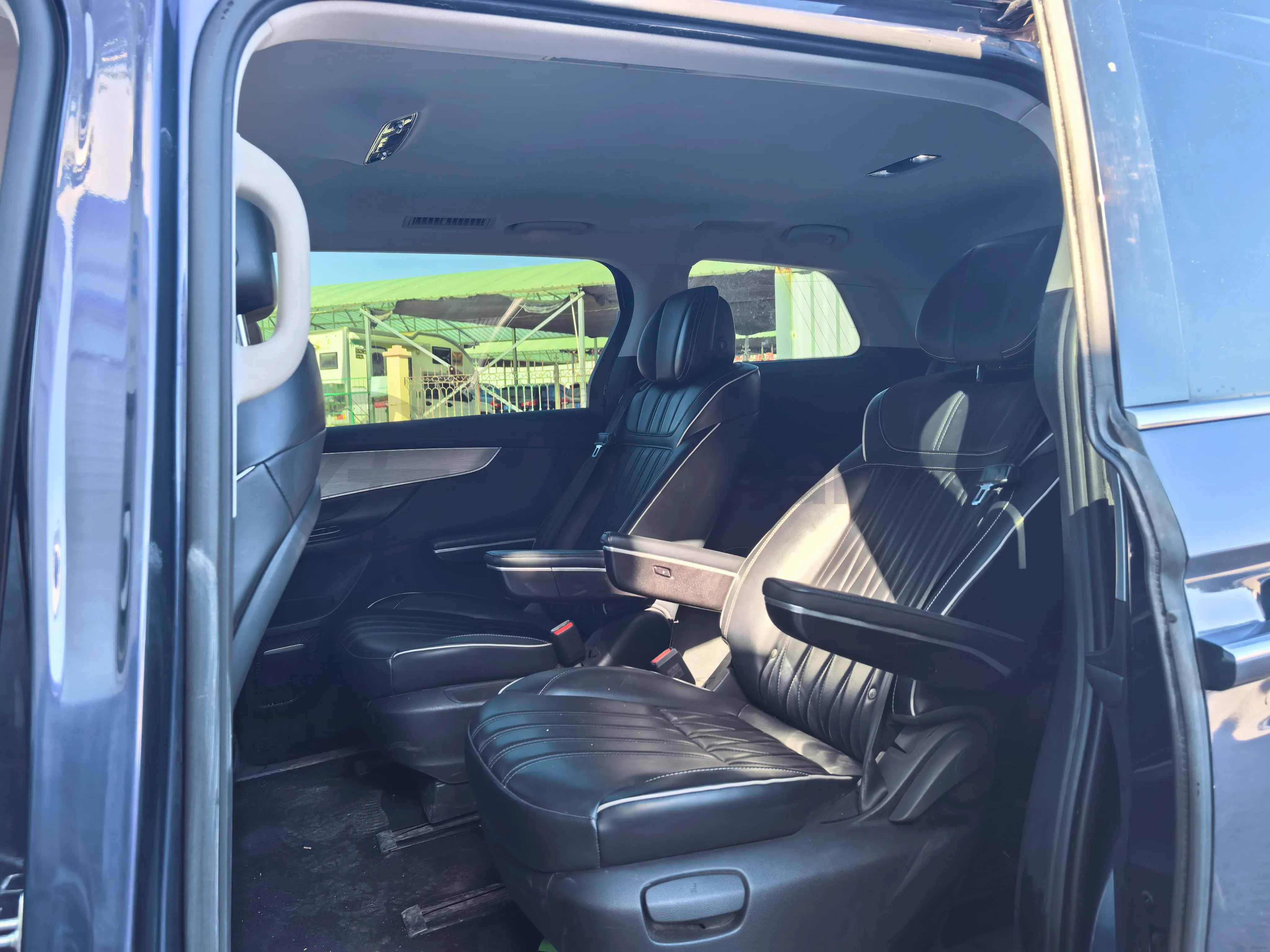 2023 Roewe iMAX8 2.0T 234HP L4 8AT,autocango,china used car exporter,china ev exporter,chinese used car exporter,chinese used ev exporter