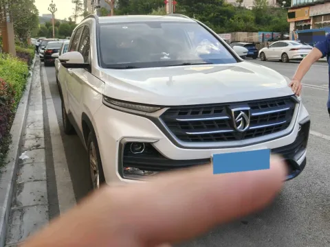 2019 BaoJun 530 1.5T 147HP L4 6MT,autocango,china used car exporter,china ev exporter,chinese used car exporter,chinese used ev exporter