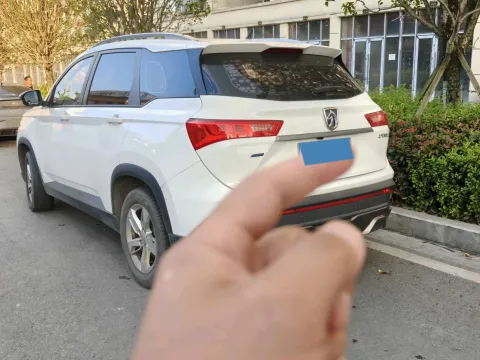 2019 BaoJun 530 1.5T 147HP L4 6MT,autocango,china used car exporter,china ev exporter,chinese used car exporter,chinese used ev exporter