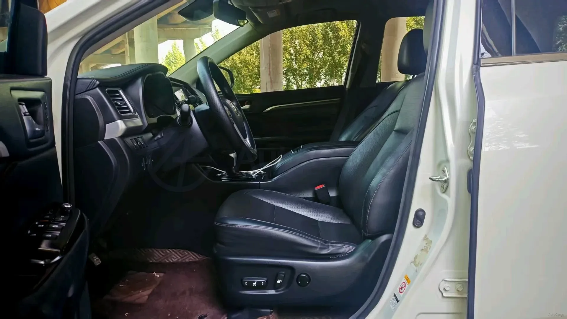 2019 HanTeng V7 1.5T 156HP L4 6AT,autocango,china used car exporter,china ev exporter,chinese used car exporter,chinese used ev exporter