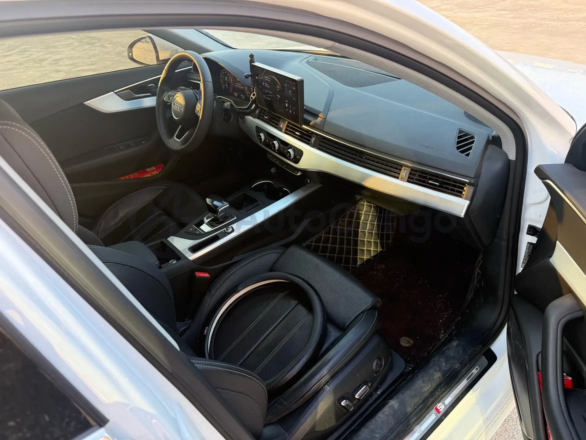 2024 Audi A4L 2.0T 190HP L4 7DCT,autocango,china used car exporter,china ev exporter,chinese used car exporter,chinese used ev exporter