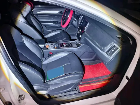 2019 Roewe i6 1.5T 169HP L4 AMT PHEV 9.1KWH