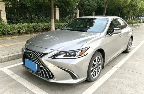 2021 LEXUS ES,autocango,china used car exporter,china ev exporter,chinese used car exporter,chinese used ev exporter