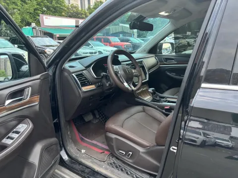 2019 Roewe RX8 2.0T 222HP L4 6AT