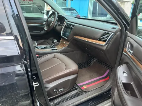 2019 Roewe RX8 2.0T 222HP L4 6AT