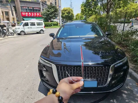 2022 HongQi H9 2.0T 252HP L4 7DCT