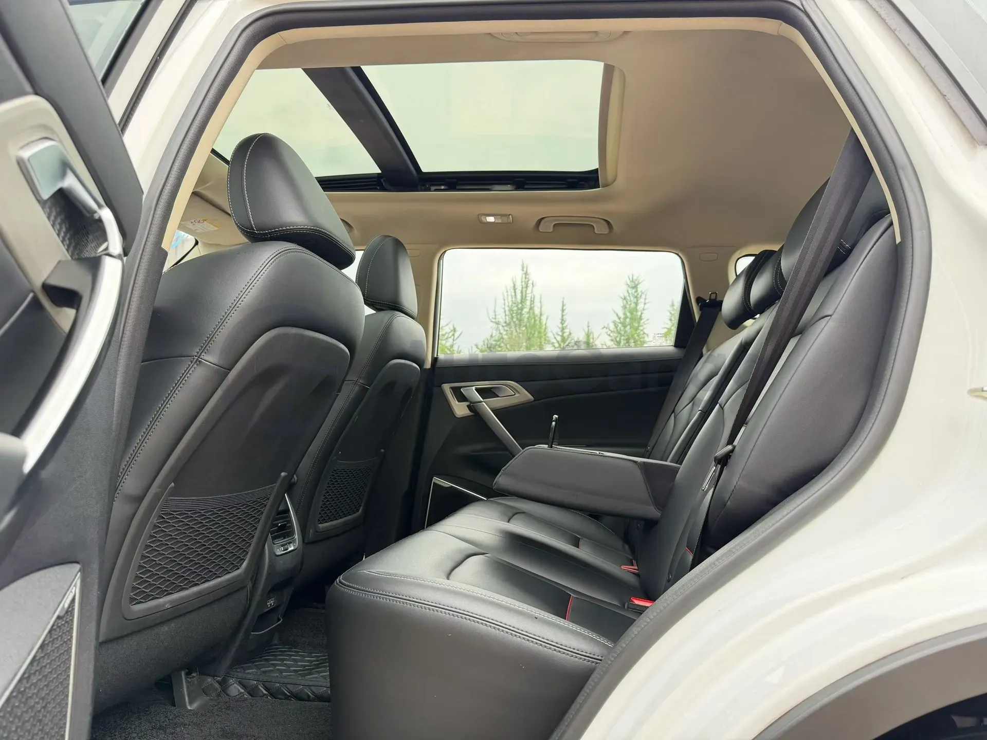 2020 Roewe i6 1.5T 169HP L4 7DCT,autocango,china used car exporter,china ev exporter,chinese used car exporter,chinese used ev exporter