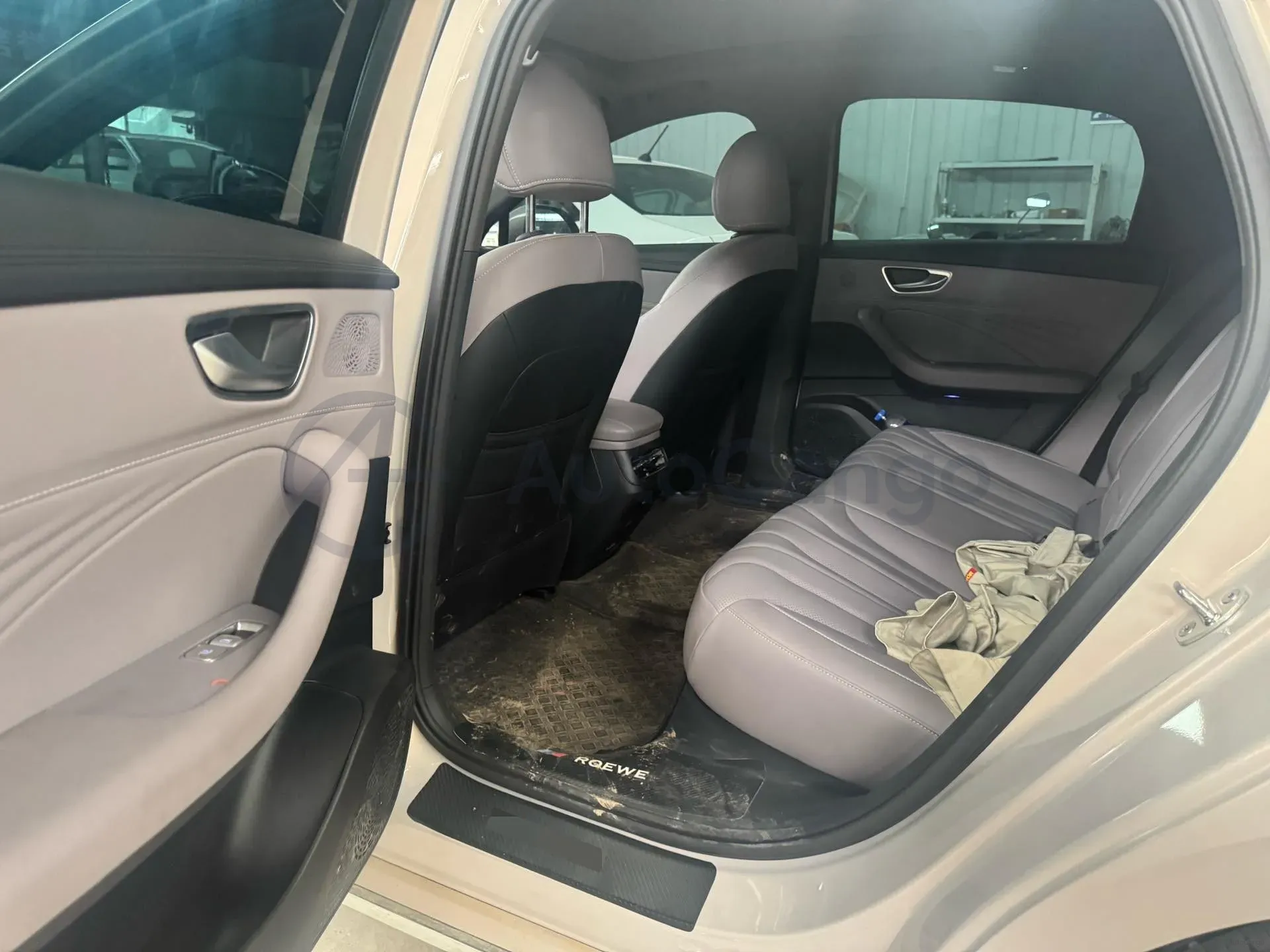 2025 Roewe M7 DMH 1.5L 112HP L4 1DHT PHEV,autocango,china used car exporter,china ev exporter,chinese used car exporter,chinese used ev exporter