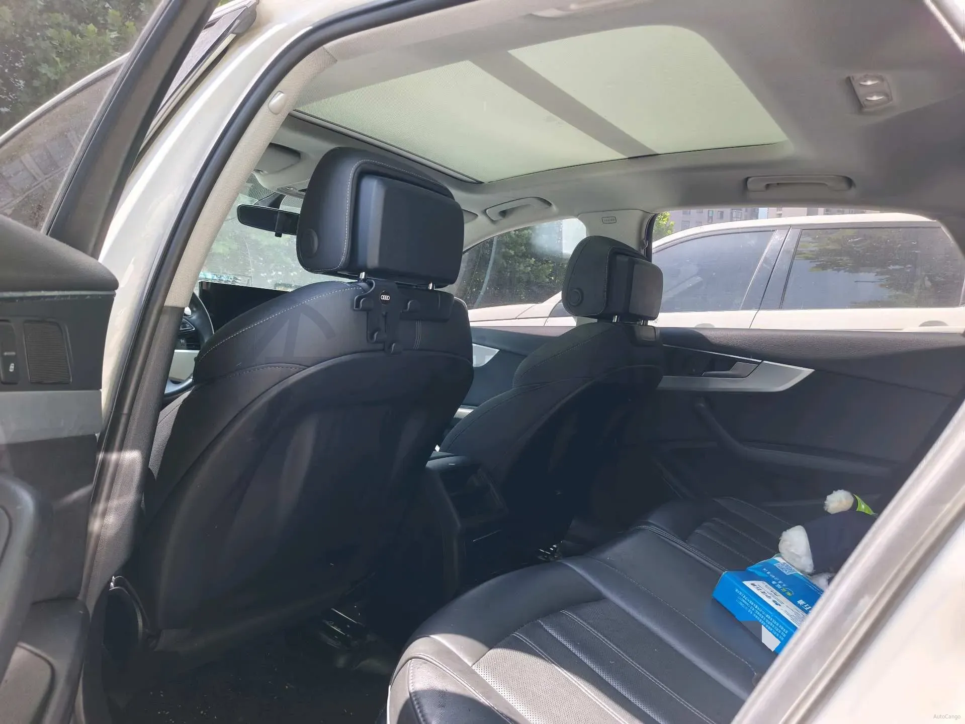2022 Audi A4L 2.0T 190HP L4 7DCT,autocango,china used car exporter,china ev exporter,chinese used car exporter,chinese used ev exporter