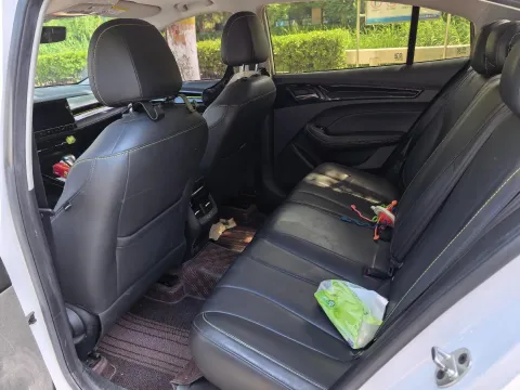 2021 Roewe i5 1.5L 120HP L4 CVT