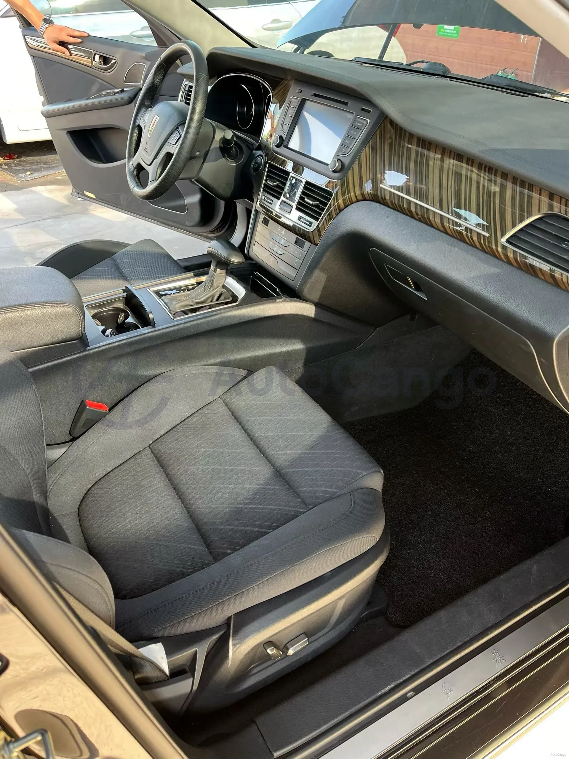 2021 HongQi H7 1.8T 188HP L4 6AT,autocango,china used car exporter,china ev exporter,chinese used car exporter,chinese used ev exporter
