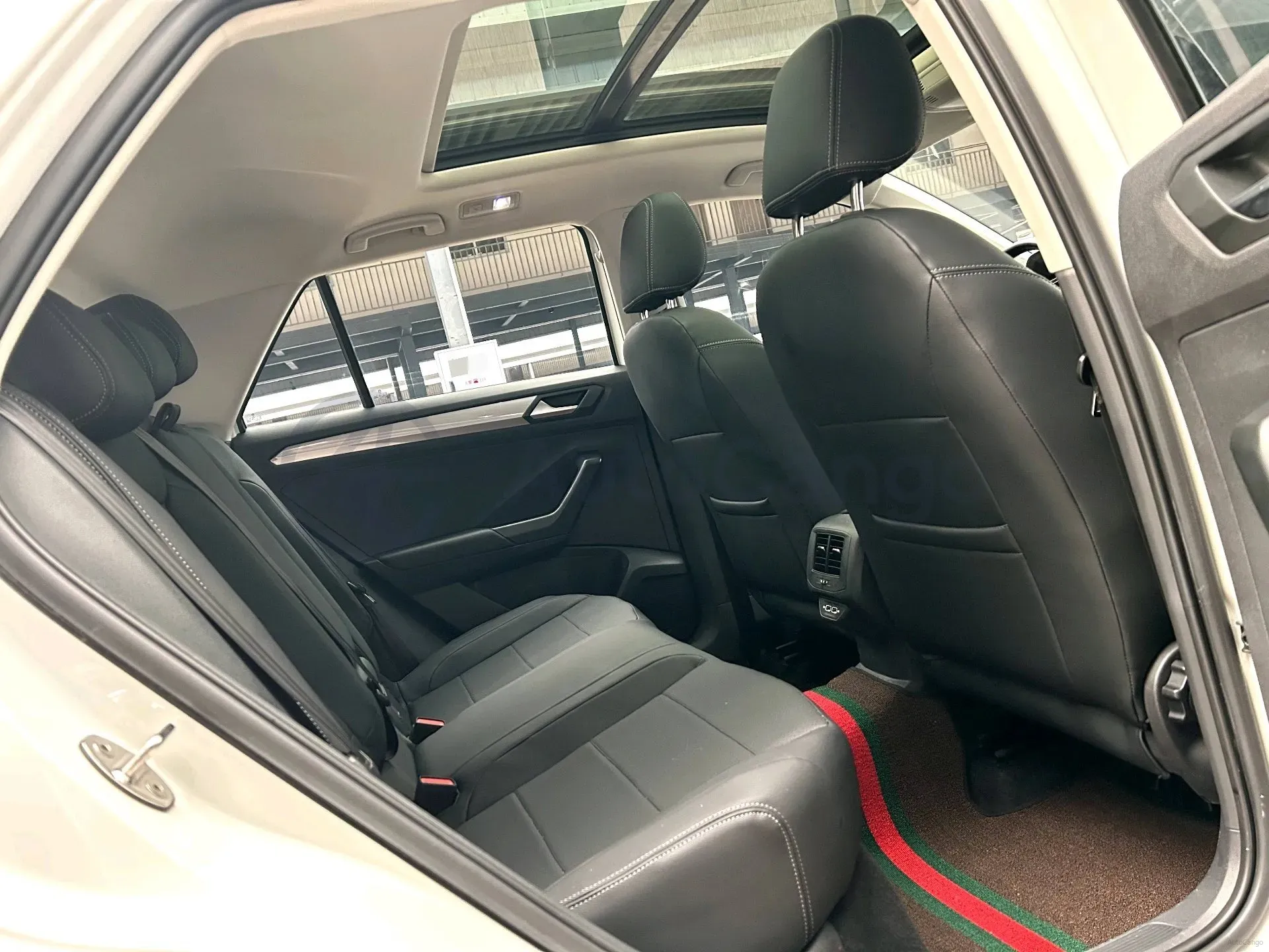 2021 Volkswagen T-Roc 1.4T 150HP L4 7DCT,autocango,china used car exporter,china ev exporter,chinese used car exporter,chinese used ev exporter