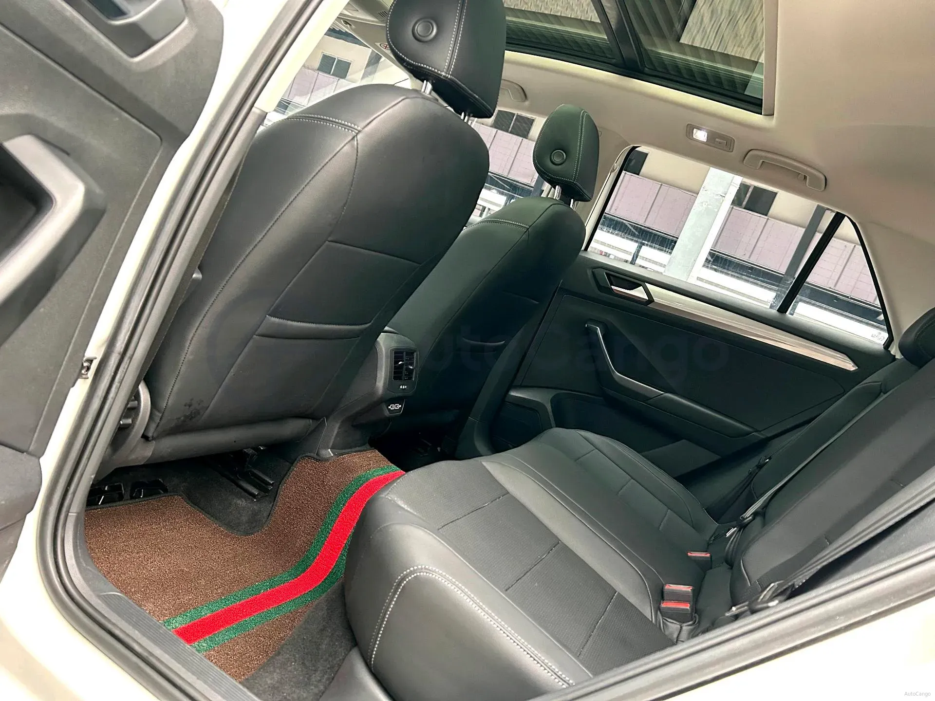 2021 Volkswagen T-Roc 1.4T 150HP L4 7DCT,autocango,china used car exporter,china ev exporter,chinese used car exporter,chinese used ev exporter