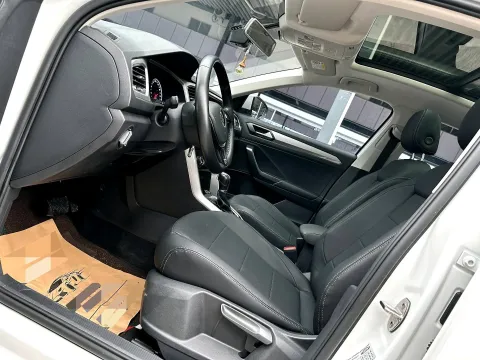 2021 Volkswagen T-Roc 1.4T 150HP L4 7DCT