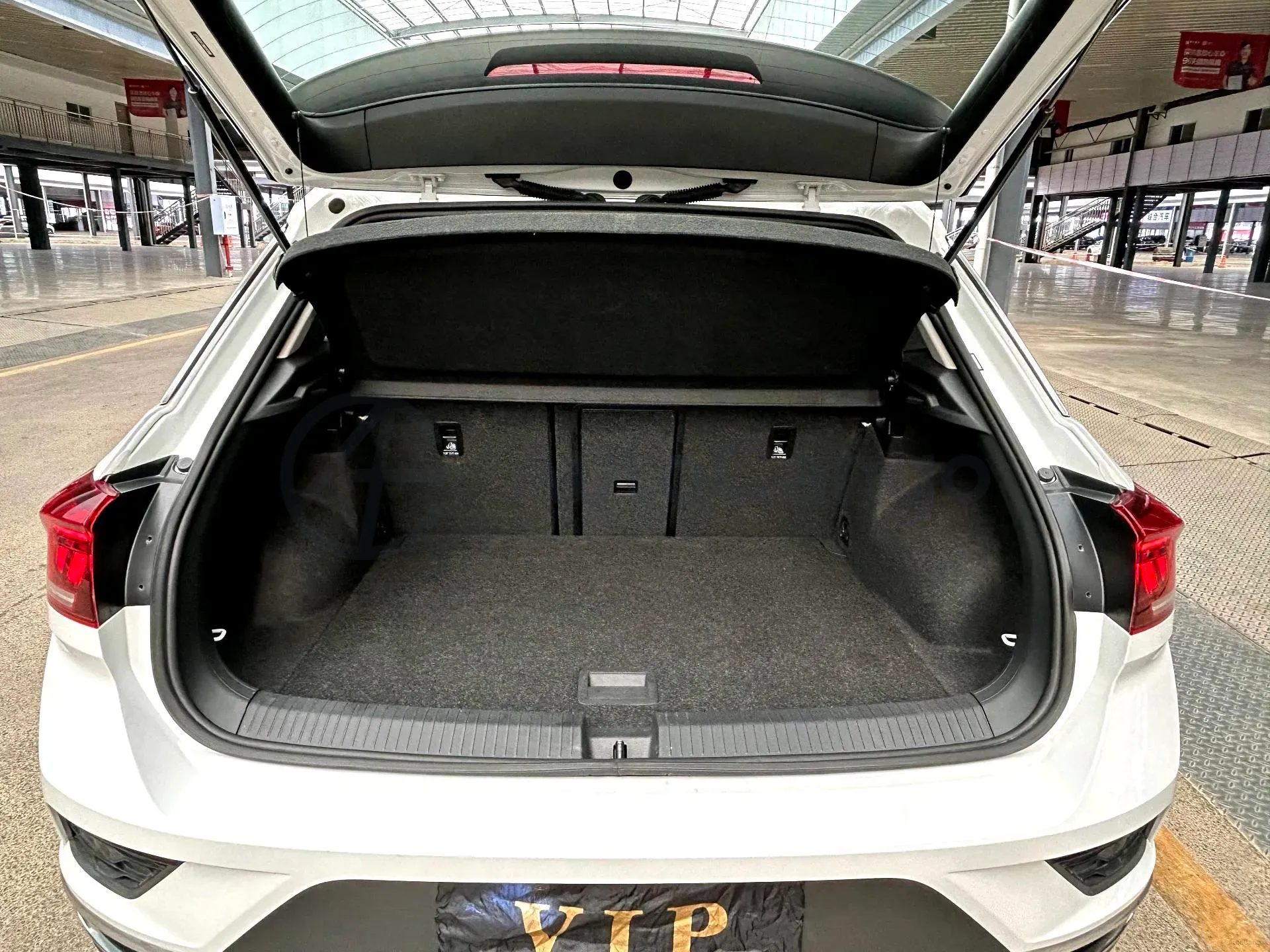 2021 Volkswagen T-Roc 1.4T 150HP L4 7DCT,autocango,china used car exporter,china ev exporter,chinese used car exporter,chinese used ev exporter