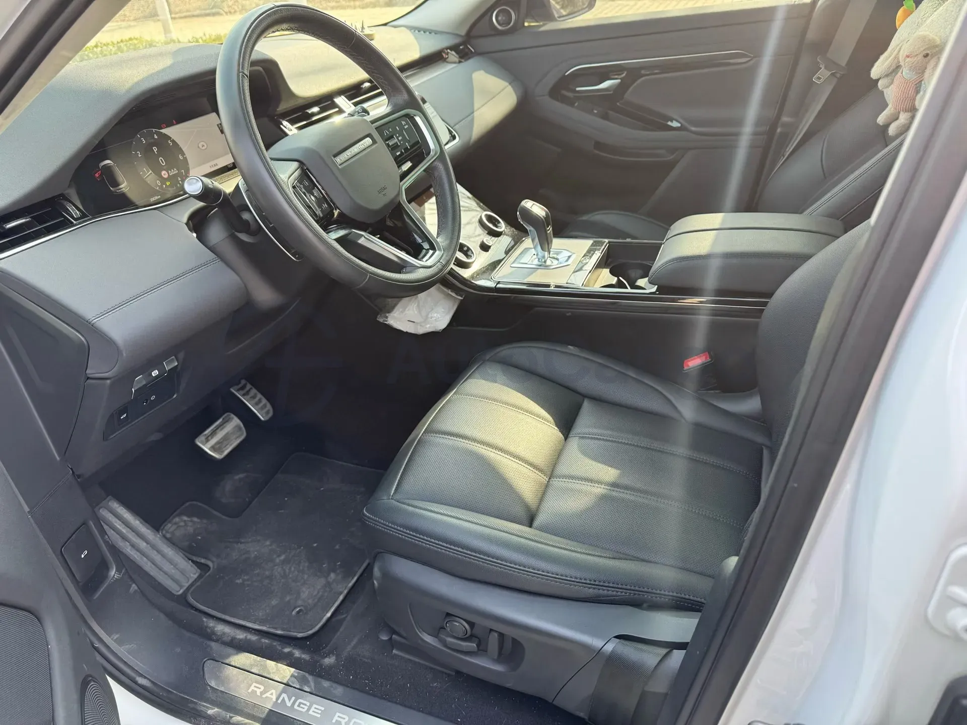 2023 Land Rover Range Rover Evoque 2.0T 249HP L4 9AT,autocango,china used car exporter,china ev exporter,chinese used car exporter,chinese used ev exporter