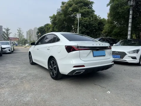 2023 Roewe i5 1.5L 129HP L4 CVT