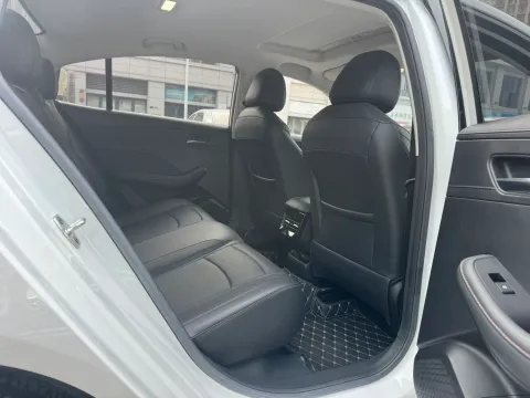 2023 Roewe i5 1.5L 129HP L4 CVT
