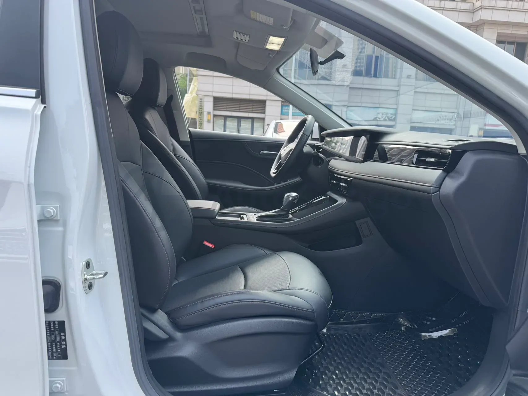 2023 Roewe i5 1.5L 129HP L4 CVT,autocango,china used car exporter,china ev exporter,chinese used car exporter,chinese used ev exporter