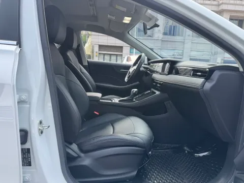 2023 Roewe i5 1.5L 129HP L4 CVT