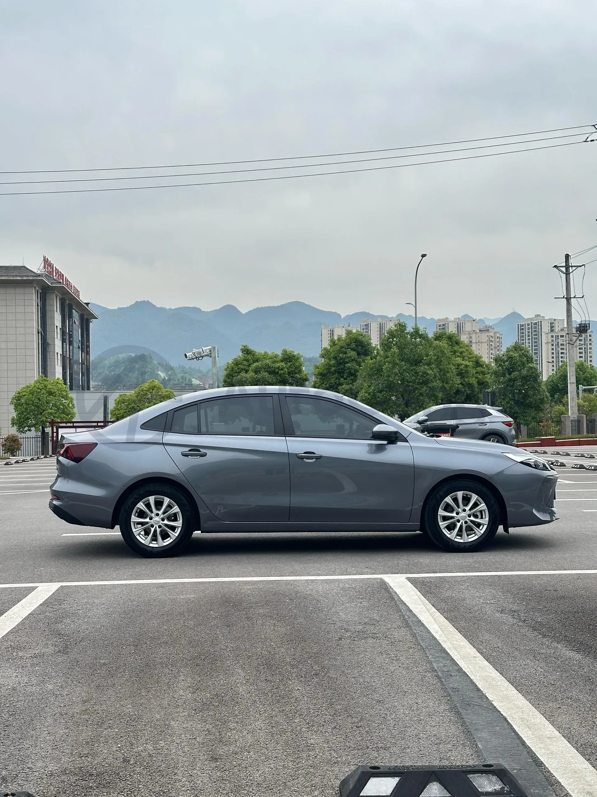 2023 Roewe i5 1.5L 129HP L4 5MT,autocango,china used car exporter,china ev exporter,chinese used car exporter,chinese used ev exporter
