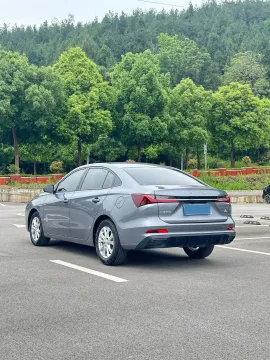 2023 Roewe i5 1.5L 129HP L4 5MT