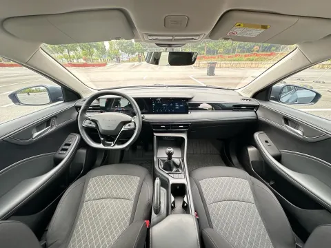 2023 Roewe i5 1.5L 129HP L4 5MT