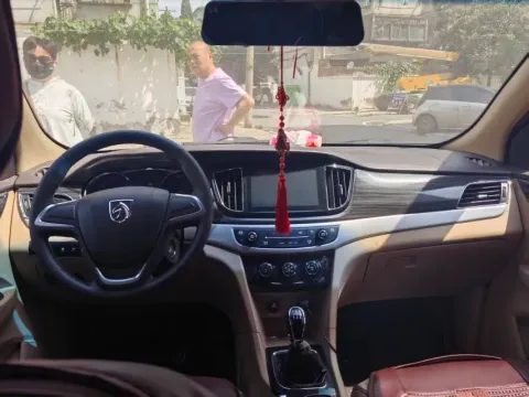 2016 BaoJun 730 1.5L 112HP L4 5MT,autocango,china used car exporter,china ev exporter,chinese used car exporter,chinese used ev exporter