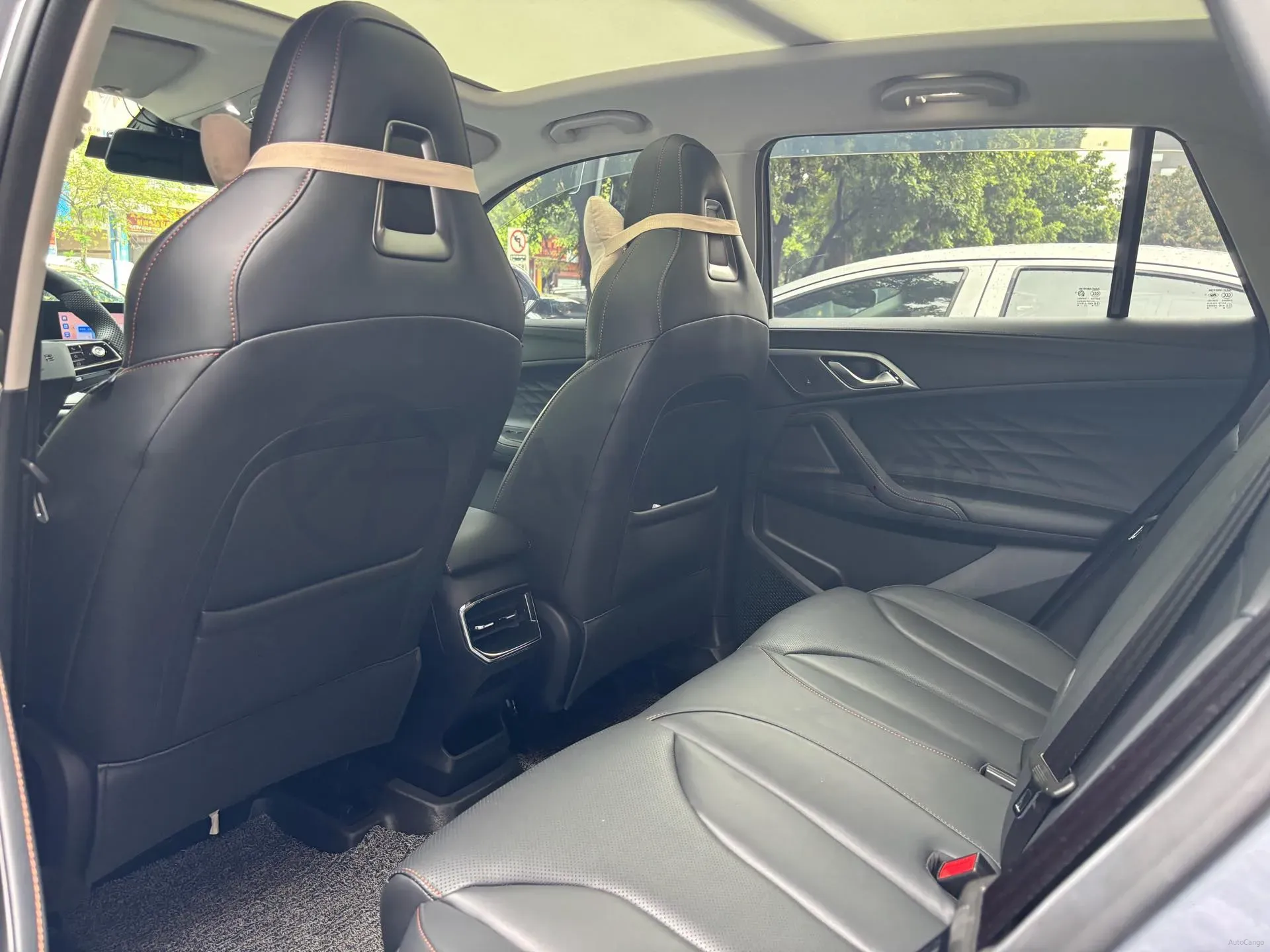 2023 Roewe RX5 1.5T 188HP L4 7DCT,autocango,china used car exporter,china ev exporter,chinese used car exporter,chinese used ev exporter