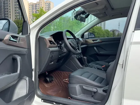 2021 Volkswagen Tharu 1.4T 150HP L4 7DCT