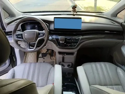 2023 Roewe iMAX8 2.0T 234HP L4 8AT