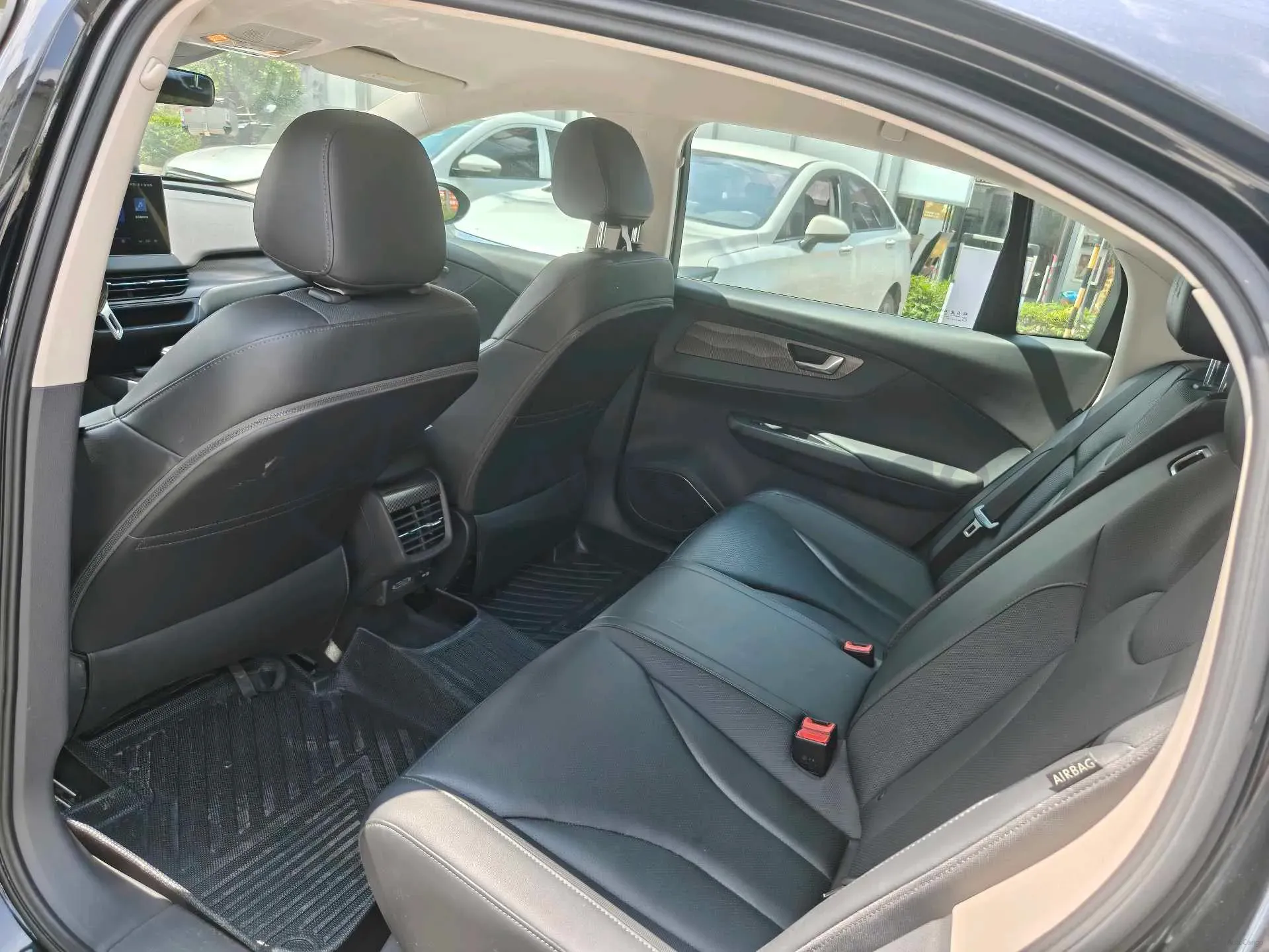 2023 HongQi E-QM5 BEV 54KWH,autocango,china used car exporter,china ev exporter,chinese used car exporter,chinese used ev exporter