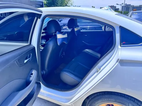 2023 Roewe i5 1.5L 129HP L4 CVT