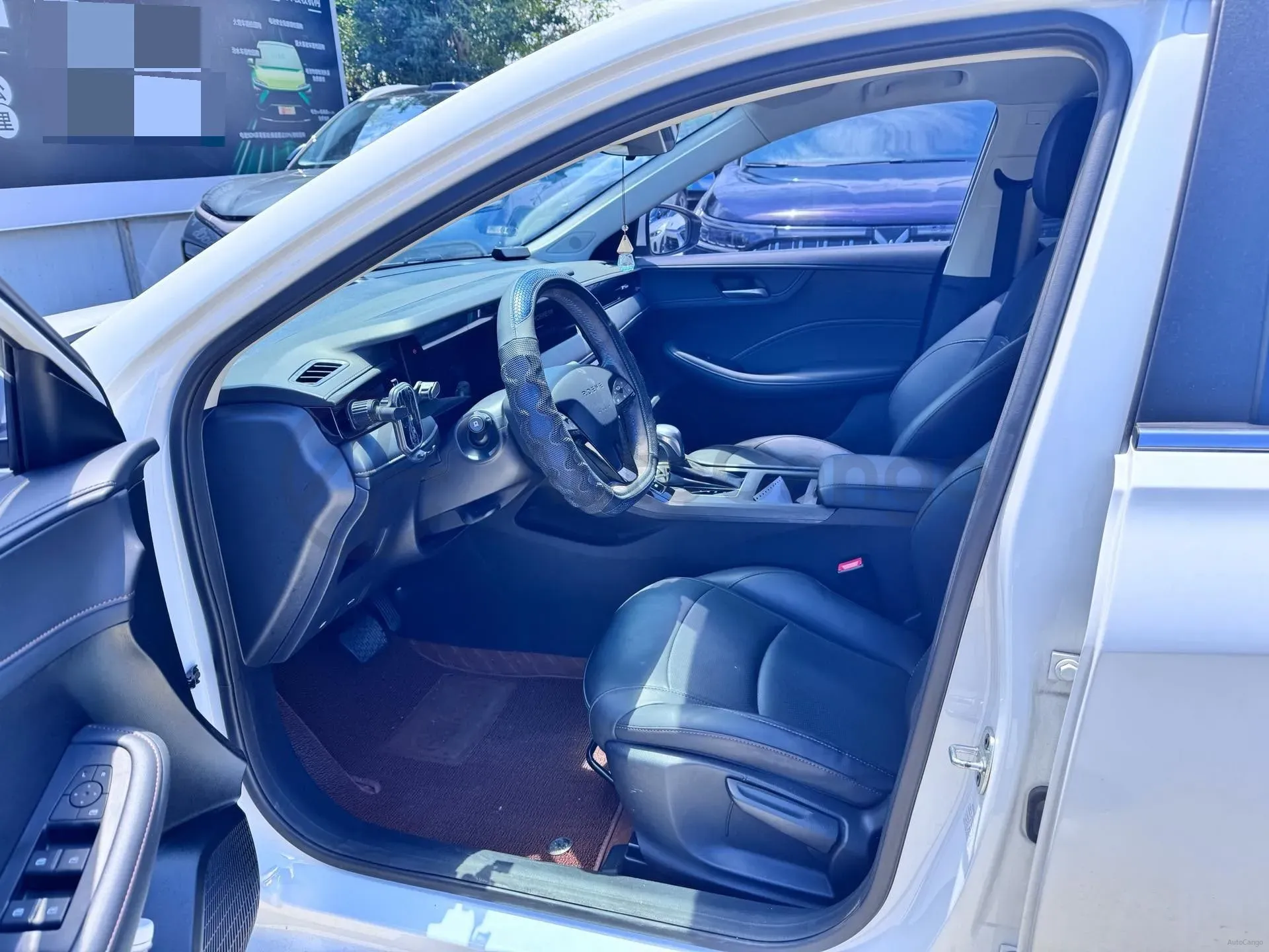 2023 Roewe i5 1.5L 129HP L4 CVT,autocango,china used car exporter,china ev exporter,chinese used car exporter,chinese used ev exporter