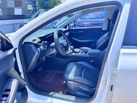 2023 Roewe i5 1.5L 129HP L4 CVT