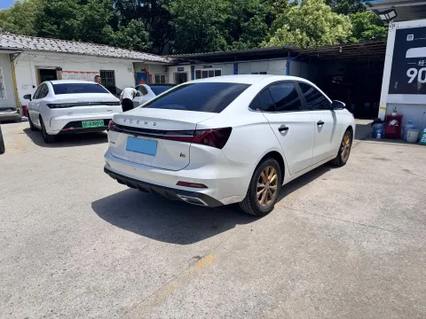 2023 Roewe i5 1.5L 129HP L4 CVT