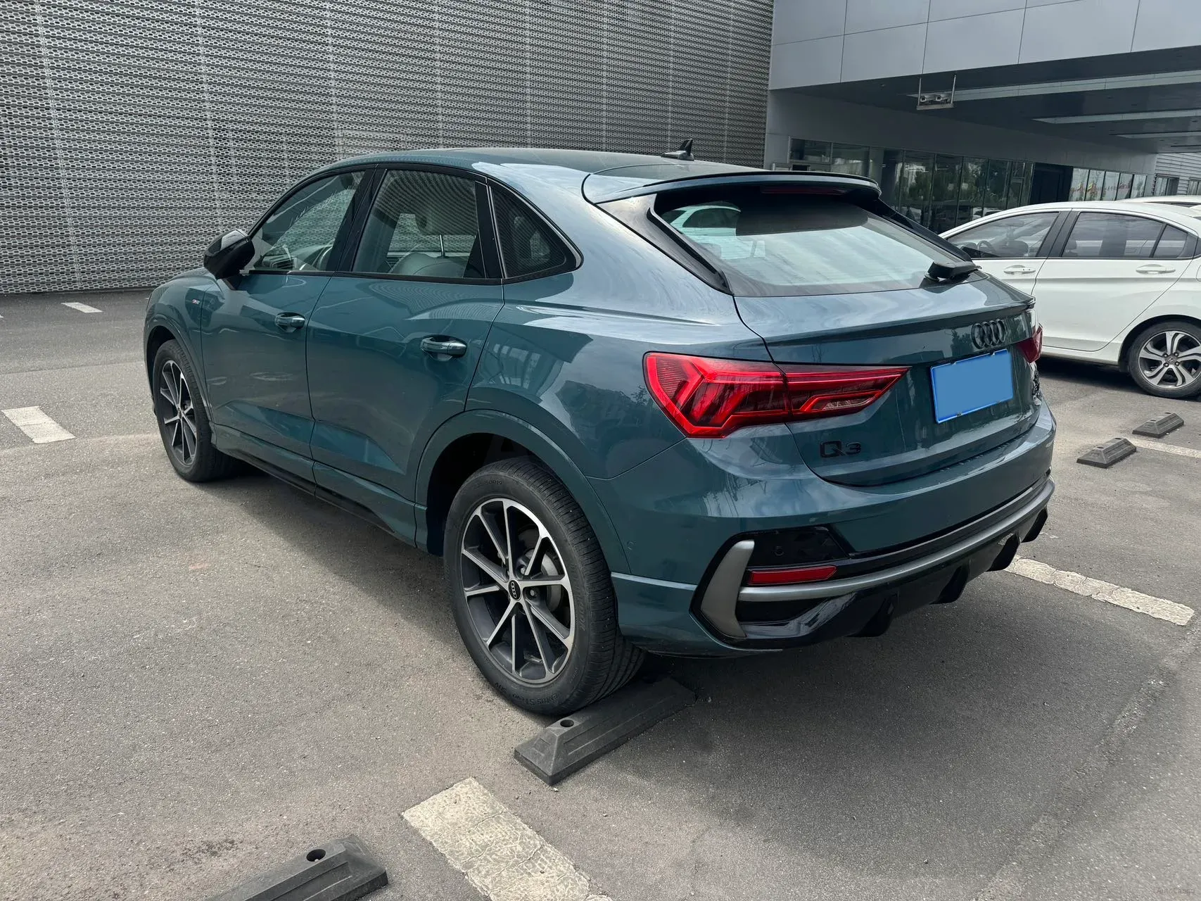 2023 Audi Q3 Sportback 2.0T 220HP L4 7DCT,autocango,china used car exporter,china ev exporter,chinese used car exporter,chinese used ev exporter