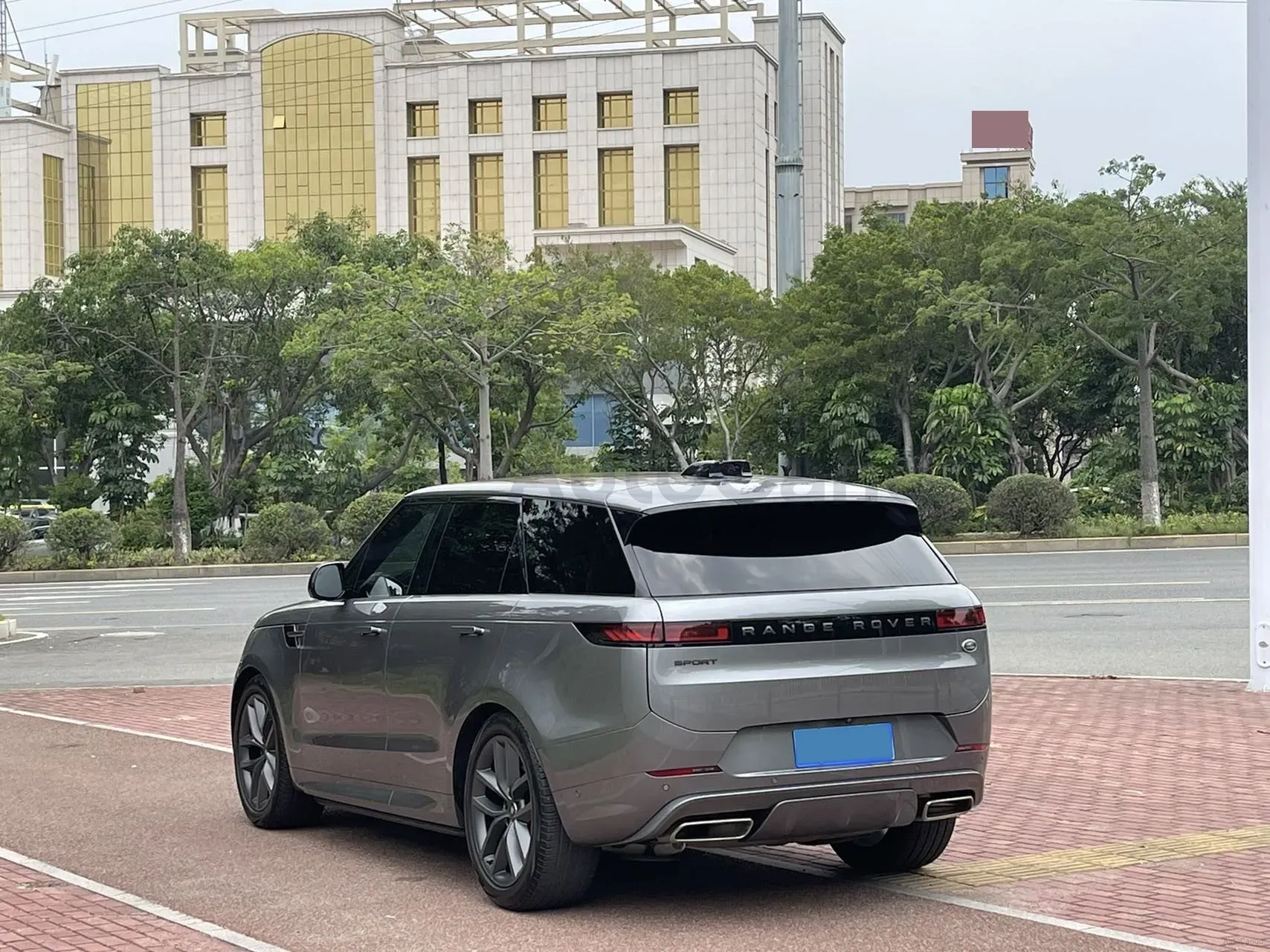 2025 Land Rover Range Rover Sport 3.0T 400HP L6 8AT,autocango,china used car exporter,china ev exporter,chinese used car exporter,chinese used ev exporter