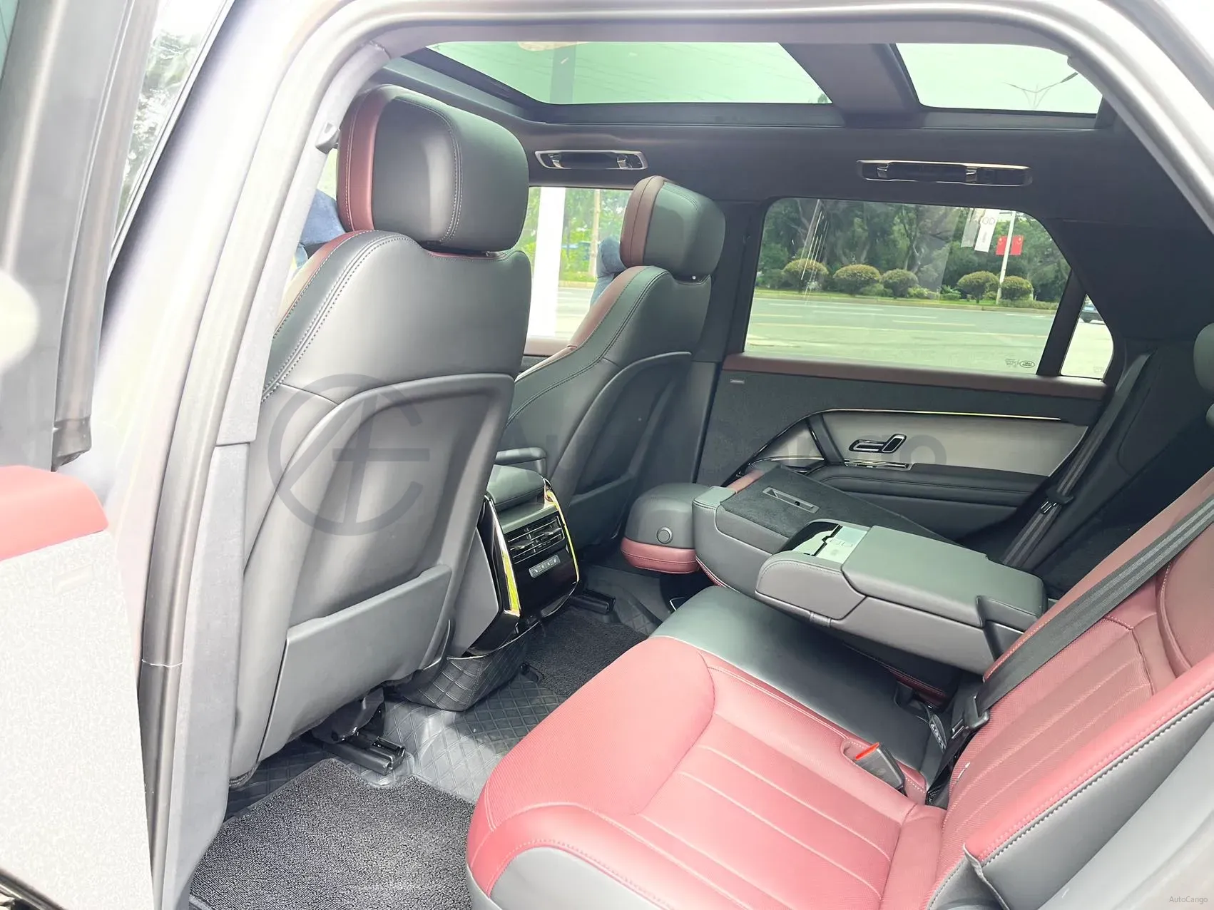 2025 Land Rover Range Rover Sport 3.0T 400HP L6 8AT,autocango,china used car exporter,china ev exporter,chinese used car exporter,chinese used ev exporter