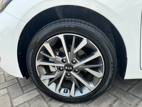 2020 Kia K3 1.5L 115HP L4 CVT